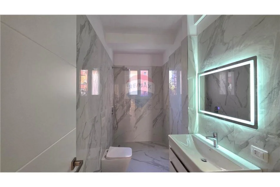 Vlore, shitet apartament 2+1 Kati 2, 102 m² 150.000 € (Rr.Cipajve, Vlore)