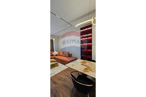 Tirane, jepet me qera apartament 3+1+Ballkon Kati 14, 160 m² 2.200 € (rruga e Kavajes)