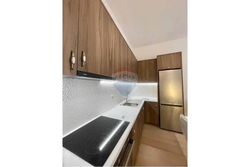 Tirane, jepet me qera apartament 1+1+Ballkon , 70 m² 800 € 