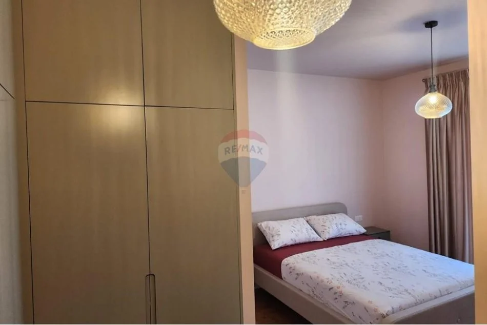 Tirane, jepet me qera apartament 2+1 , 124 m² 1.600 € (Rruga e Kosovarëve, Tiranë)