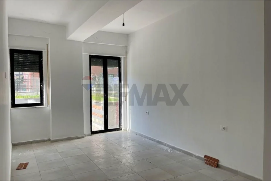 Tirane, shitet apartament , 122 m² 172.000 € 