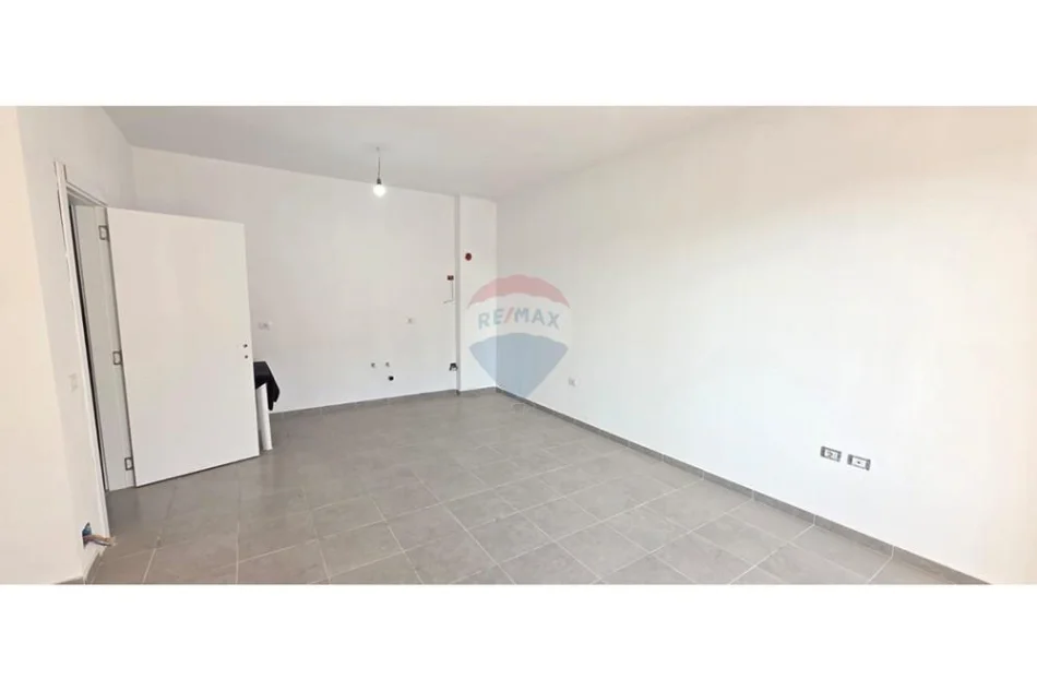 Tirane, shitet apartament , 94 m² 145.000 € 