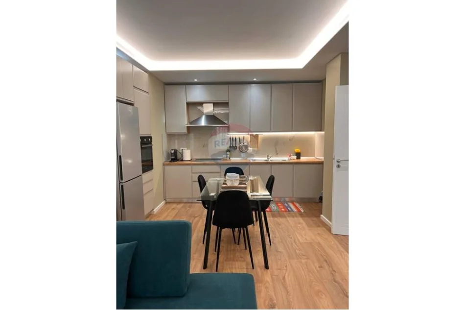 Tirane, jepet me qera apartament , 80 m² 1.300 € 