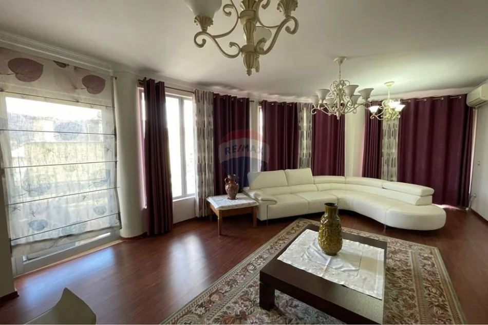 Tirane, shitet apartament 3+1 Kati 3, 183 m² 330.000 € (Kopshti Zoologjik, Tiranë)