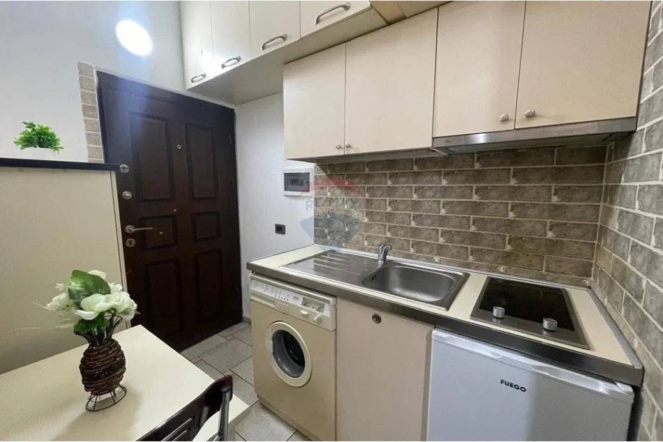 Tirane, jepet me qera garsonier , 35 m² 380 € (5 Maji)
