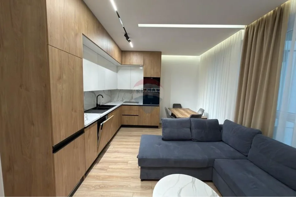 Tirane, jepet me qera apartament 2+1 Kati 7, 1.000 € 