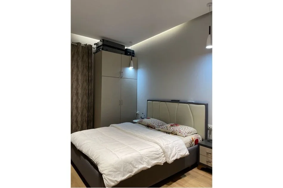 Tirane, jepet me qera 1+1+Ballkon Kati 4, 74 m² 800 € (Kompleksi Delijorgji)