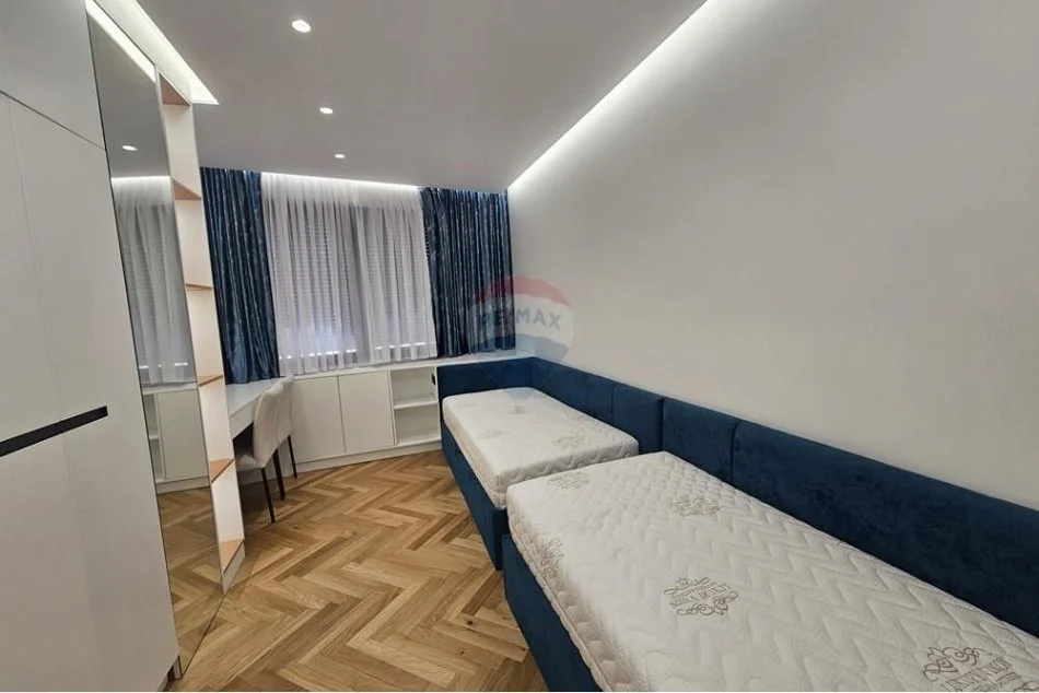 Tirane, jepet me qera apartament 2+1+Ballkon , 120 m² 700 € 