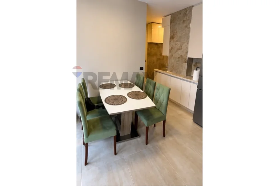 Tirane, jepet me qera apartament 1+1+Ballkon Kati 6, 70 m² 55.000 € (QSUT, Pas Amerikan 2)