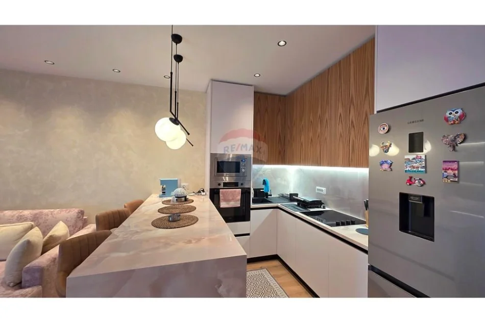 Vlore, shitet apartament 1+1 Kati 10, 85 m² 195.000 € (Rruga Kosova, Vlore)