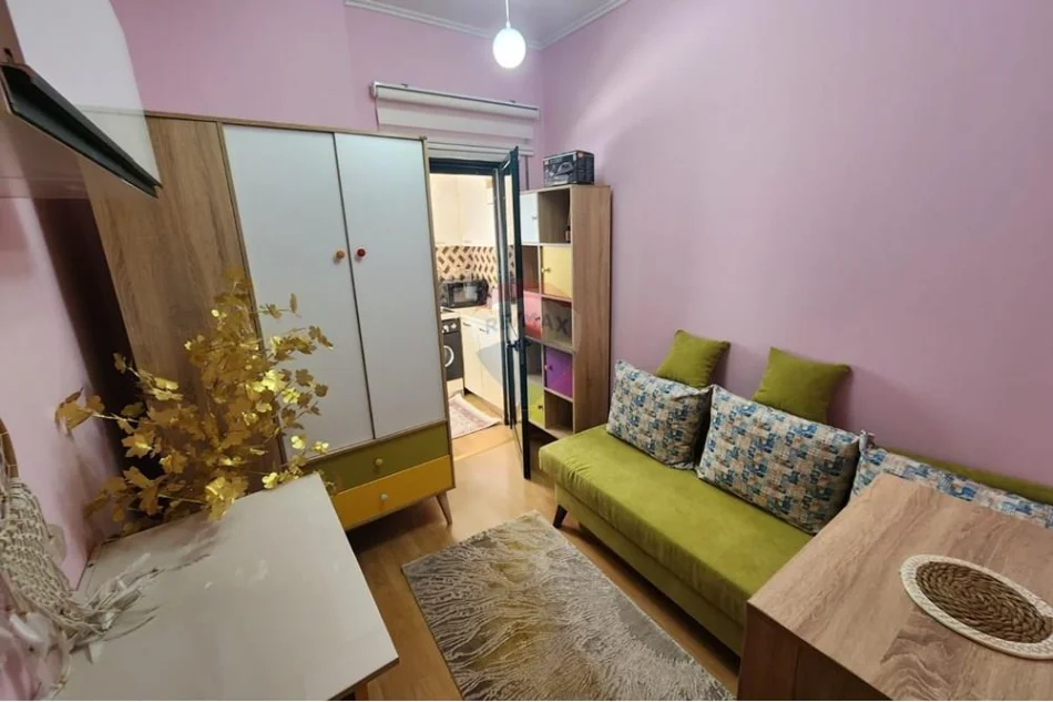 Apartament 2+1 me qira - Rruga Barrikadave