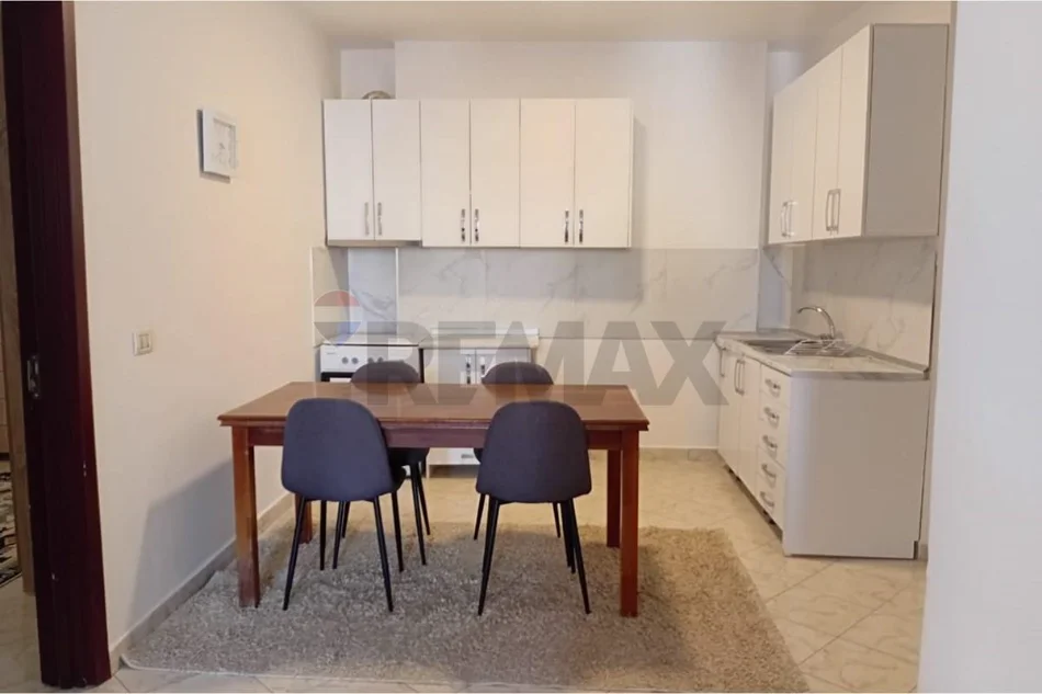 Tirane, jepet me qera apartament 2+1  (Rruga Loni Ligori, Tiranë)
