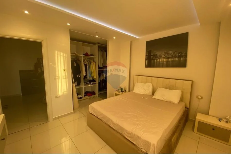 Tirane, jepet me qera 2+1+Ballkon , 90 m² 600 € 