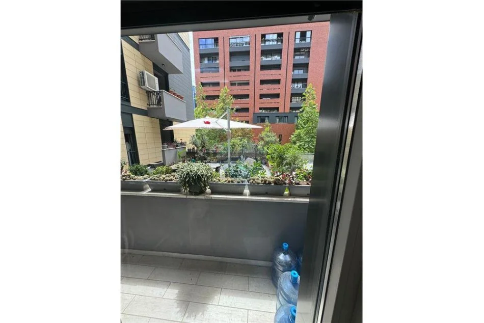 Tirane, jepet me qera zyre , 