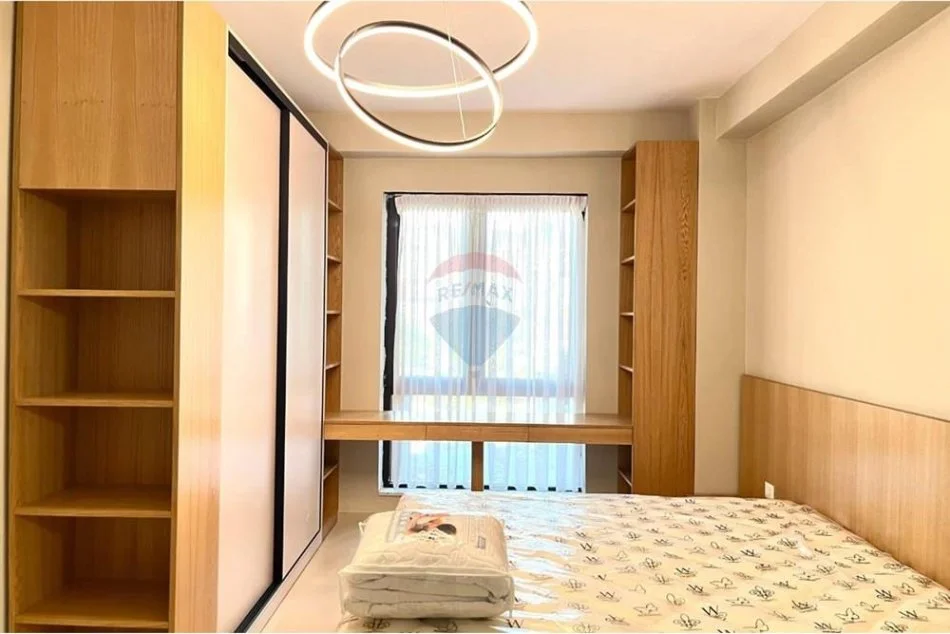 Tirane, jepet me qera apartament 1+1+Ballkon Kati 2, 85 m² 800 € 