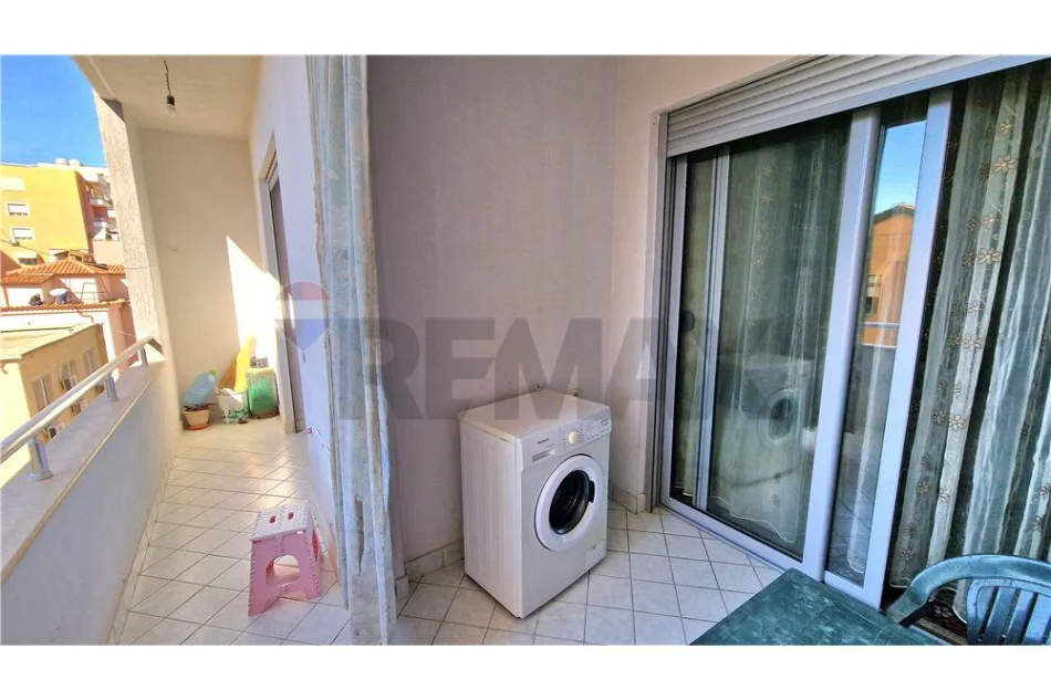 Vlore, shitet apartament 2+1+Ballkon Kati 4, 84 m² 137.000 € (Rruga Sulejman Delvina, Vlorë)