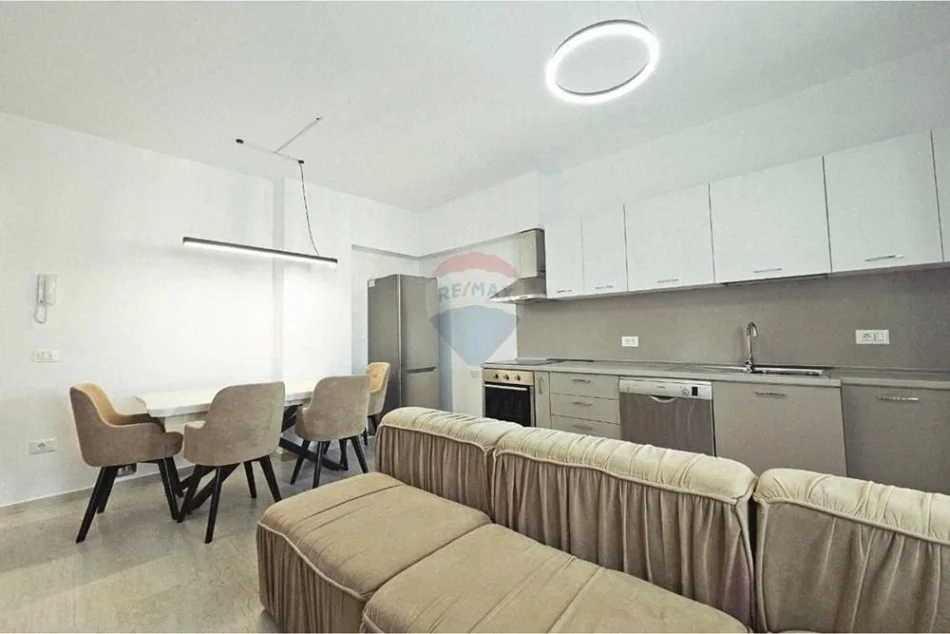 Tirane, jepet me qera apartament 2+1 , 90 m² 650 € (Dritan Hoxha)