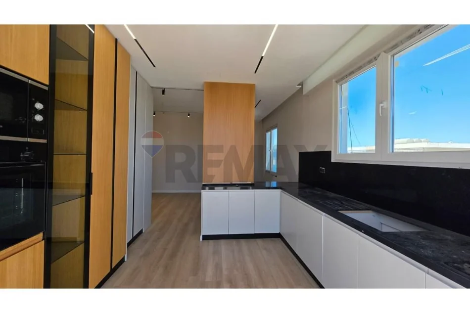 Vlore - Lungomare, shitet apartament+verande | Penthouse 3+1+Ballkon , 162 m² 350.000 € (Lungomare, Vlorë)