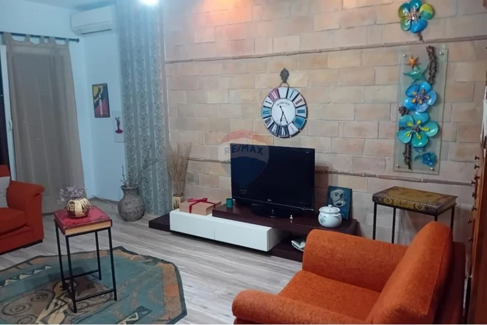 Tirane, jepet me qera apartament 2+1 , 111 m² 60 € 