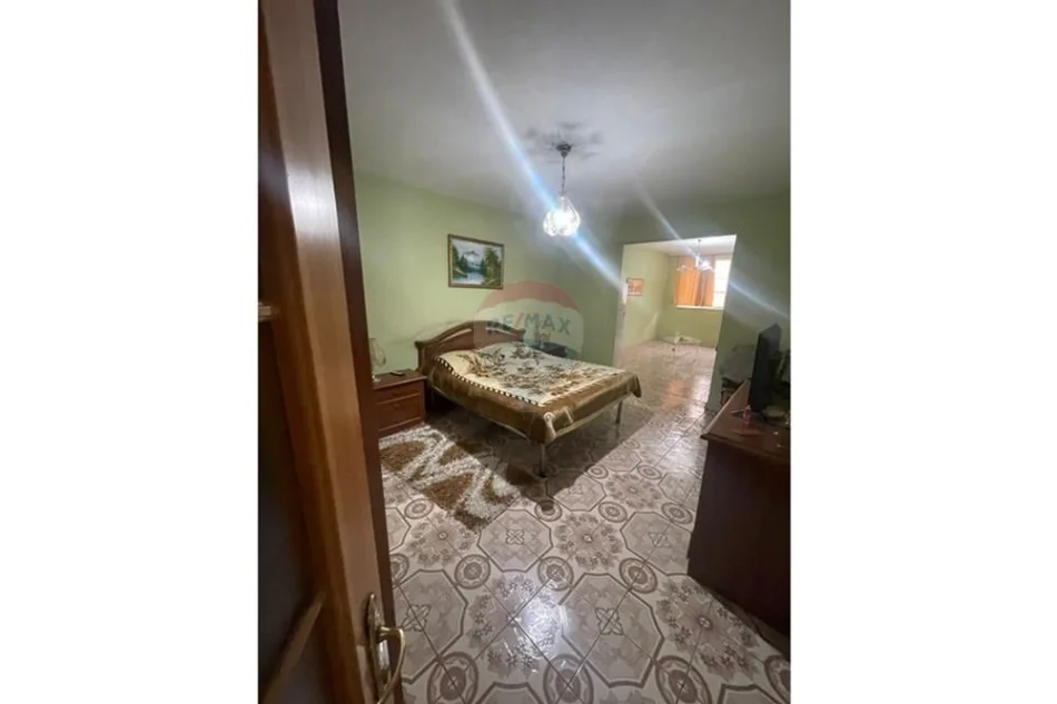 Tirane, shitet apartament , 128 m² 177.000 € 