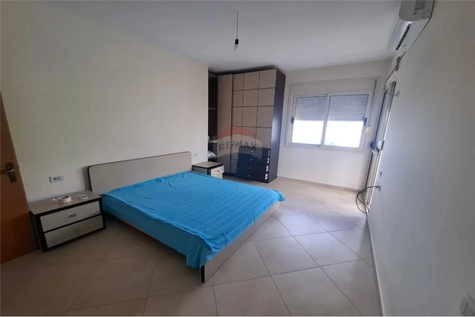 Vlore - Lungomare, jepet me qera apartament 2+1+Ballkon Kati 6, 107 m² 500 € (Rruga Dhimitër Konomi Vlore)