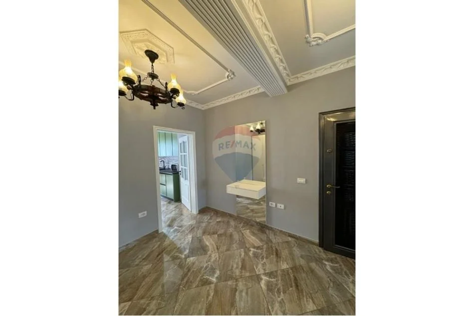 Tirane, jepet me qera apartament 2+1+Ballkon Kati 3, 95 m² 950 € (Blloku)