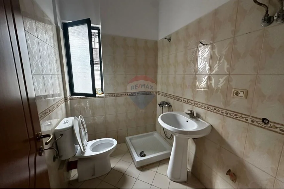 Vlore, shitet apartament 2+1+Ballkon Kati 1, 110 m² 147.000 € (Rruga Sulejman Delvina, Vlorë)