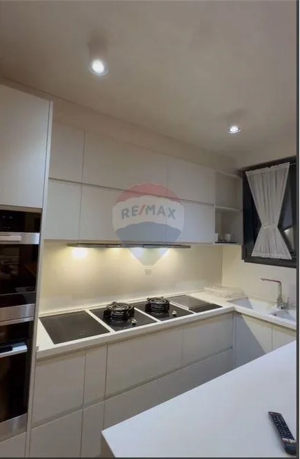 Vlore, shitet apartament duplex Dublex Kati 6, 265 m² 350.000 € (Rruga Enver Jaho, Vlore)
