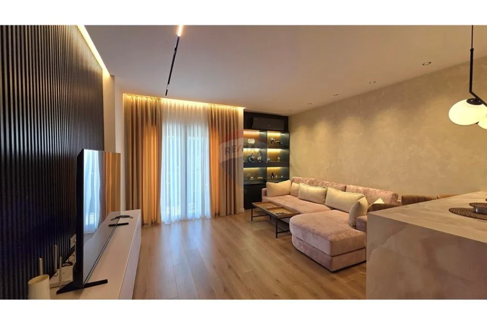 Vlore, shitet apartament 1+1+Ballkon Kati 10, 85 m² 195.000 € (Rruga Kosova, Skele, Vlore)