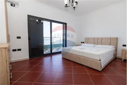 Vlore - Lungomare, shitet apartament 2+1 Kati 7, 144 m² (Rruga Reshat Osmani, Vlore)