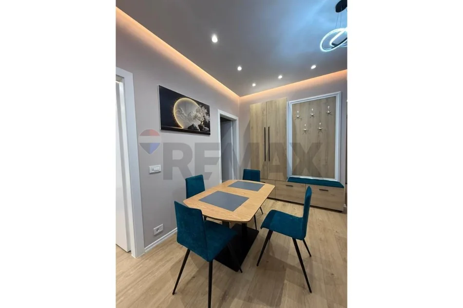 Tirane, jepet me qera apartament 2+1 , 104 m² 1.299 €