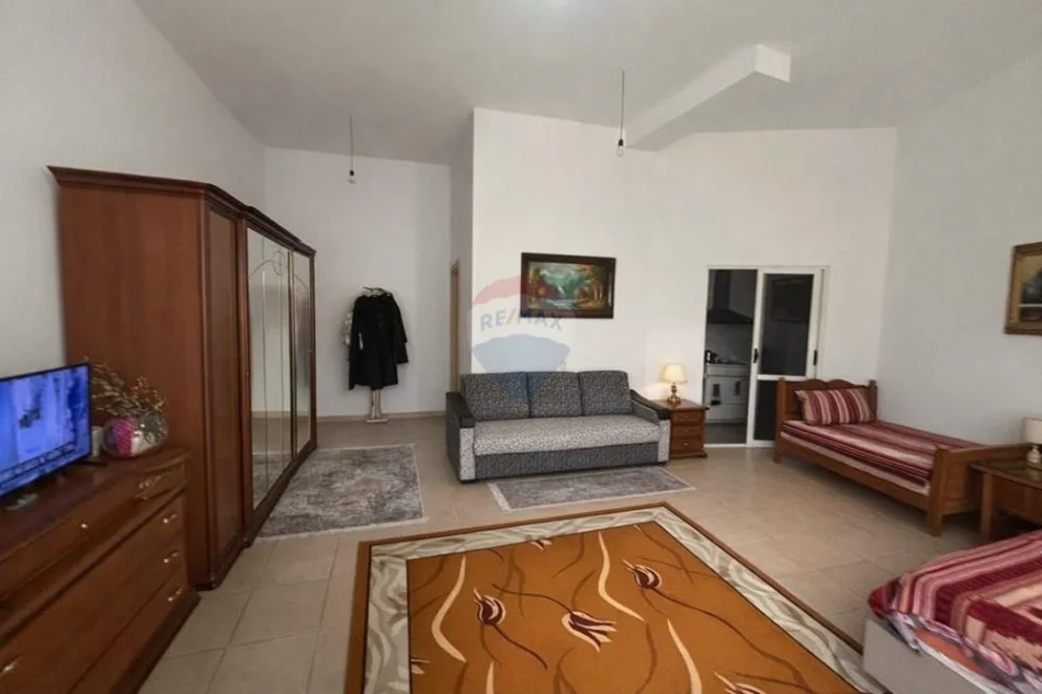 Tirane, shitet garsonier , 1 m² 70.000 € 