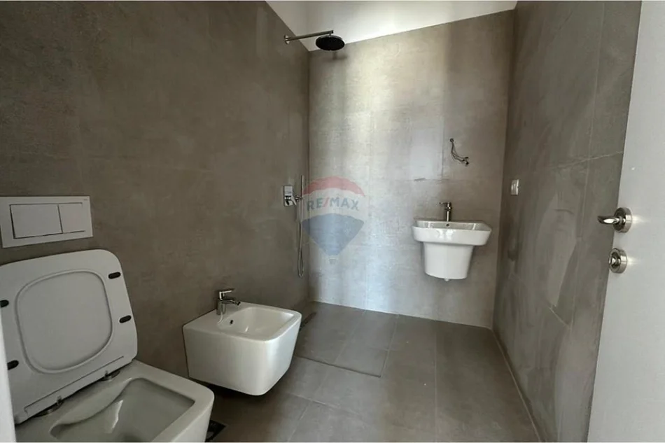 Tirane, shitet apartament , 123 m² 415.700 € 