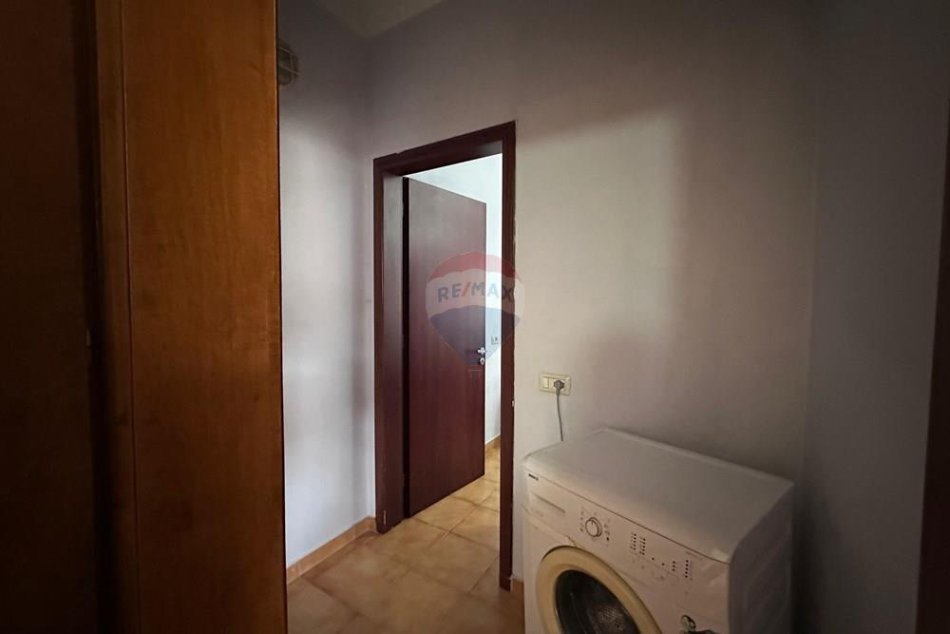 Tirane, jepet me qera Vile 1+1 Kati 2, 60 m² 400 €