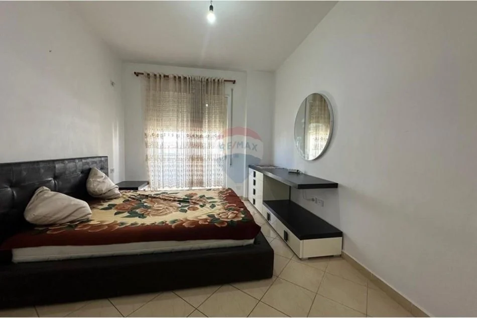 Tirane, jepet me qera apartament 2+1 Kati 4, 100 m² 400 € (Rruga Shefqet Kuka ID: 530571001-160)