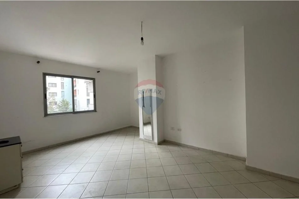 Tirane, shitet apartament 2+1 , 85 m² 130.000 € (Yzberisht)