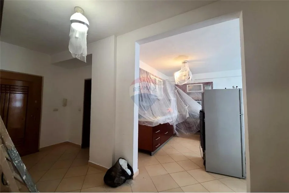 Tirane, jepet me qera apartament 2+1+Ballkon , 100 m² 500 € 