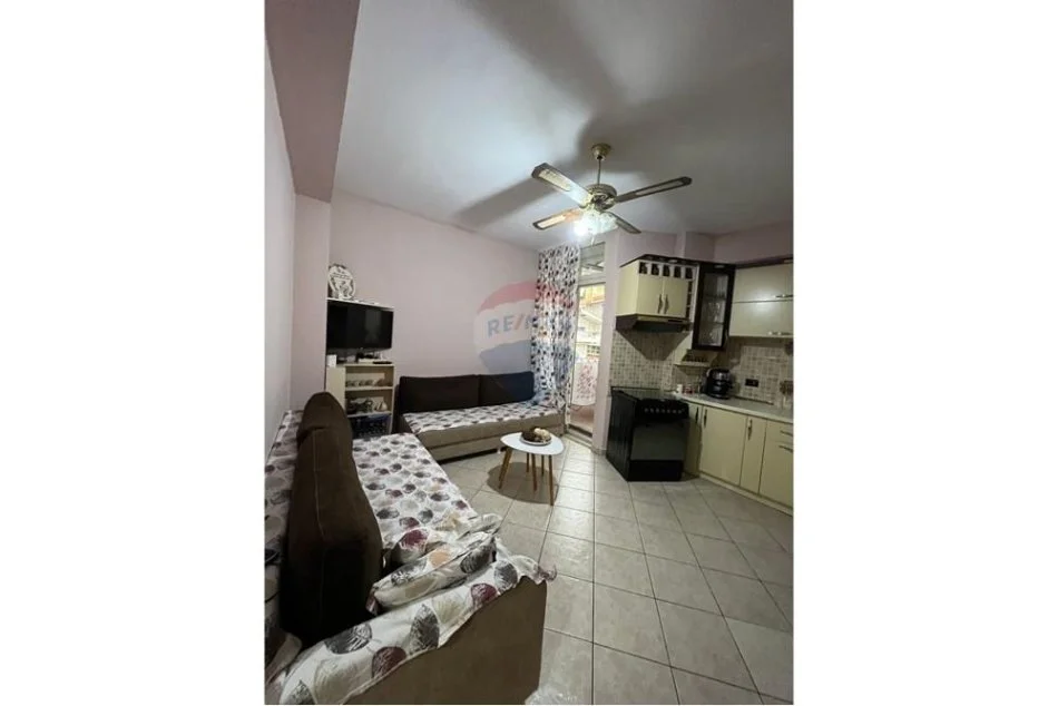 Tirane, jepet me qera apartament 1+1+Ballkon , 60 m² 450 € 