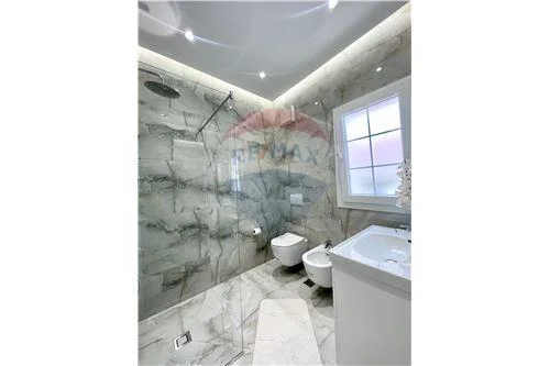 Tirane, jepet me qera apartament 1+1 Kati 2, 85 m² 830 € (Rruga e Durrësit, Shqipëri)