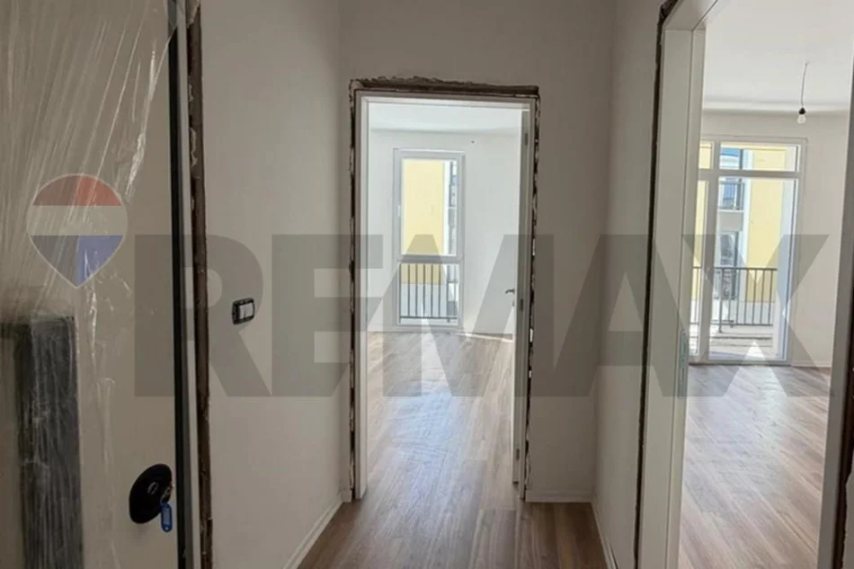 Tirane, shitet apartament 1+1 Kati 1, 102.000 € (sauk i vjeter)