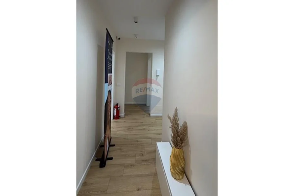 Tirane, jepet me qera apartament , 95 m² 851 € 