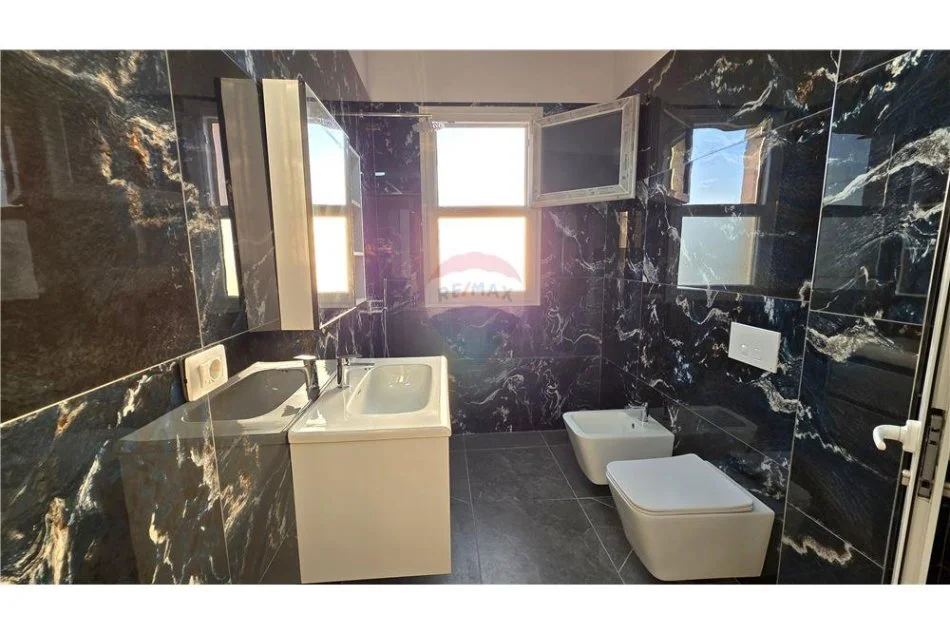 Vlore, shitet apartament 1+1 Kati 9, 82 m² 125.000 € (DUSH STRATI, PALESTRA E MUNDJES, VLORË)