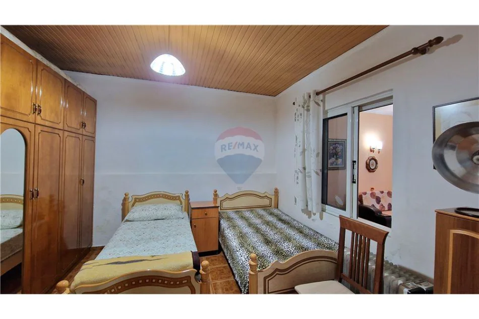 Vlore, shitet shtepi 2+1 Kati 1, 298 m² 115.000 € (Rruga Enver Jaho, Vlore)