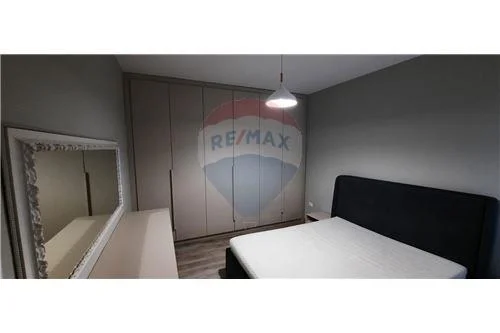 Tirane, jepet me qera apartament 3+1 , 113 m² 900 € (Komuna e Parisit, Albania)