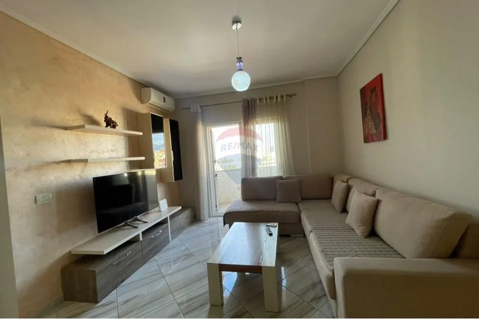 Tirane, jepet me qera apartament 2+1+Ballkon , 95 m² 750 € (Myslym Shyri)