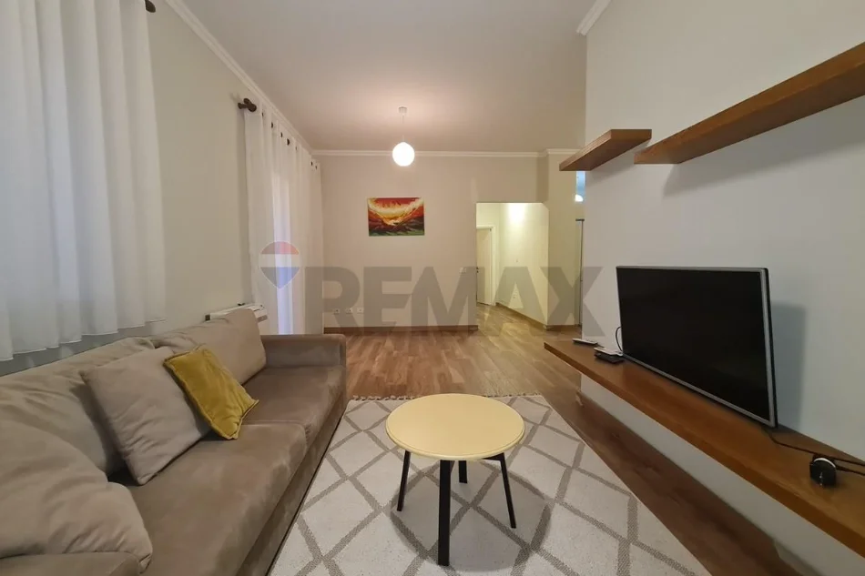 Tirane, jepet me qera apartament , 135 m² 750 € 