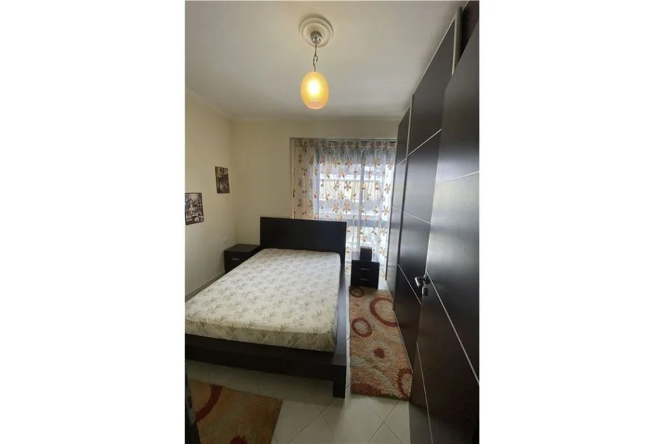 Tirane, jepet me qera apartament 2+1+Ballkon Kati 2, 80 m² 550 € (Kompleksi Delijorgji)