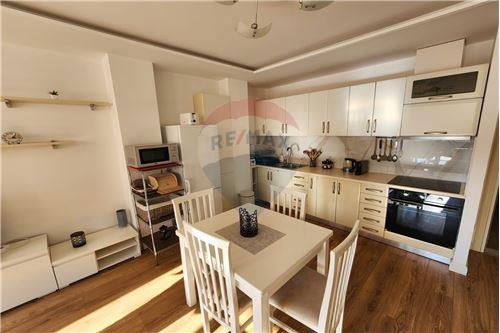 Tirane, jepet me qera apartament 1+1 Kati 8, 56 m² 550 € (Rruga e Kavajës, Shqipëri)