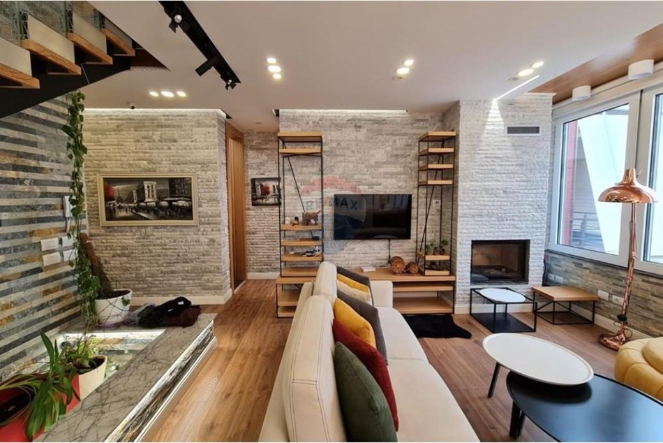 Tirane, shitet apartament duplex Dublex Kati 5, 189 m² 445.000 € (Perballe Kristal Center - Kodra e Diellit, Kodra e Diellit, Tiranë(ID: 530281026-1234)