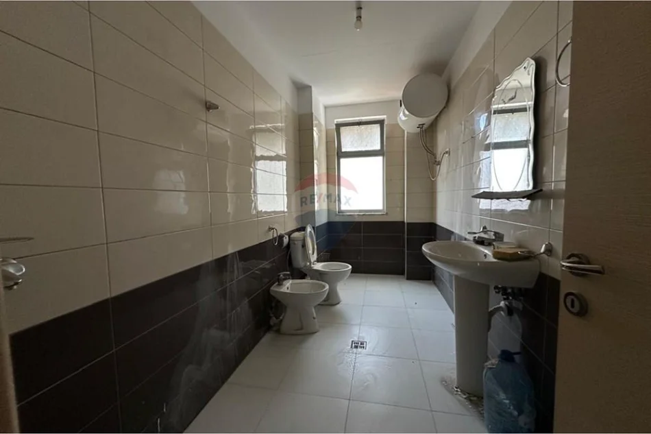 Tirane, shitet apartament , 104 m² 166.300 € 